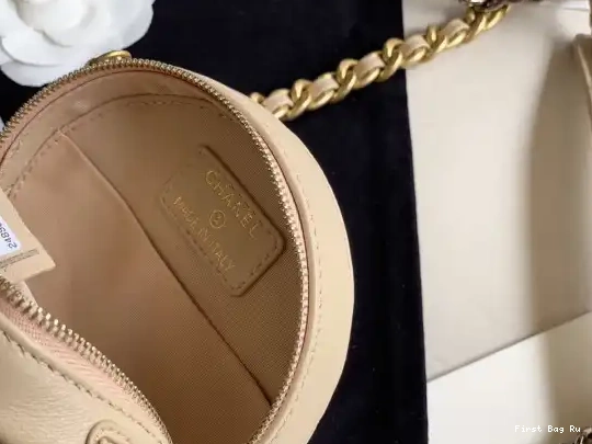 Firstbag Ru 19 WITH CHAIN CHANELUTCH CHANEL 0517